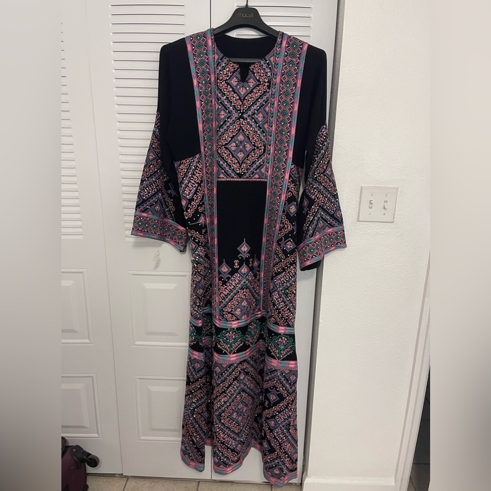 New Falahi thob, never worn